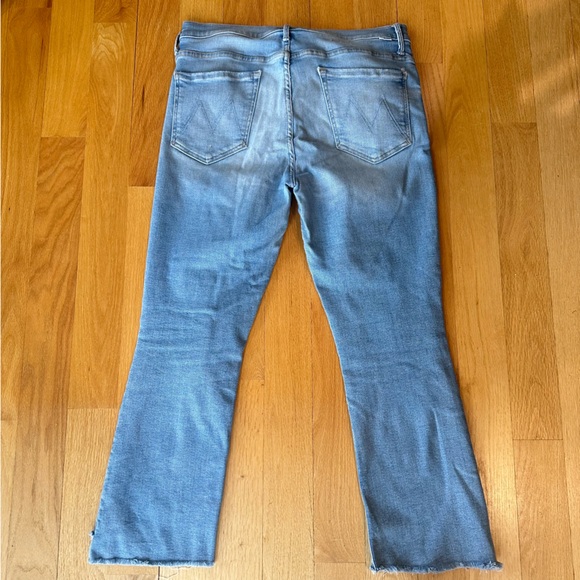 MOTHER The Insider Mid-Rise Crop Step Fray Jeans 32 - Picture 4 of 4